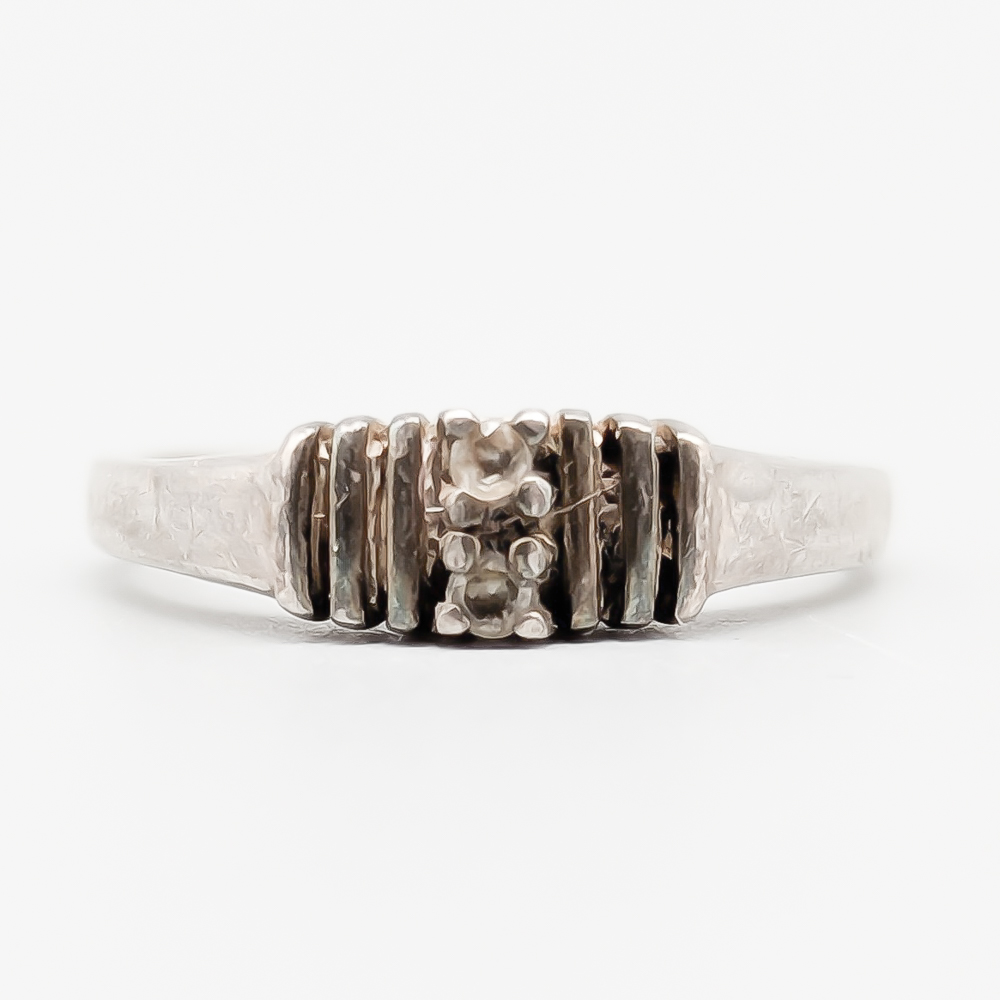Ring i Silver med Vita Stenar S830 1.83g 16.75mm