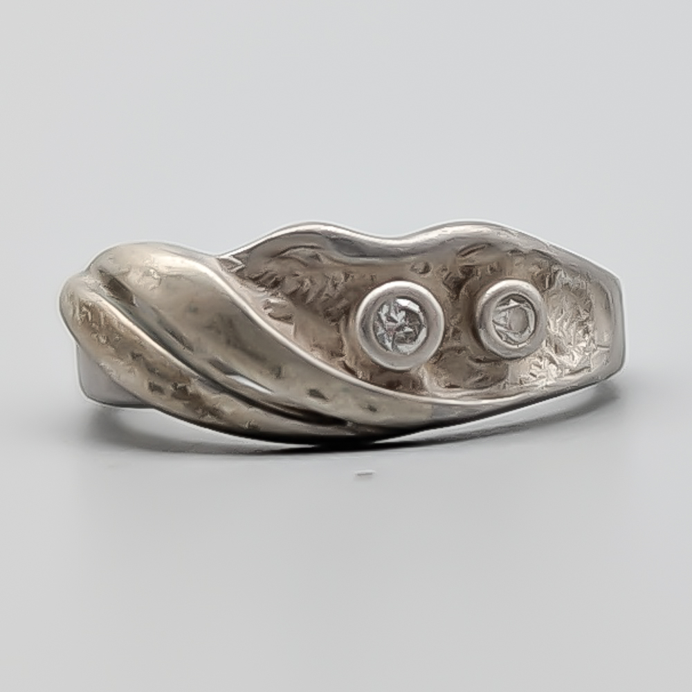 Ring i Silver med Vita Stenar S830 2.91g 15.5mm