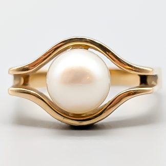 Ring i Guld med Odlad Pärla 18K 6.87g 19mm