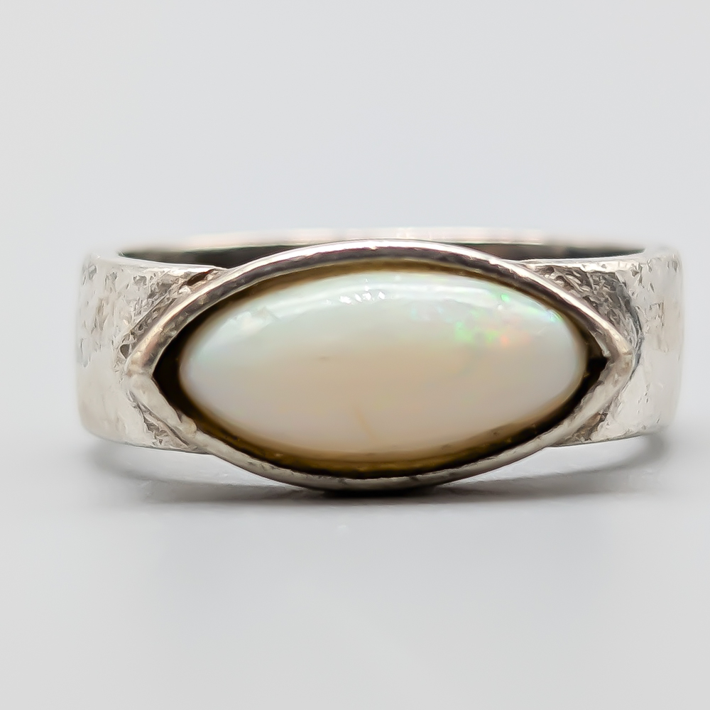 Ring i Silver med Opal S830 4.92g 17mm