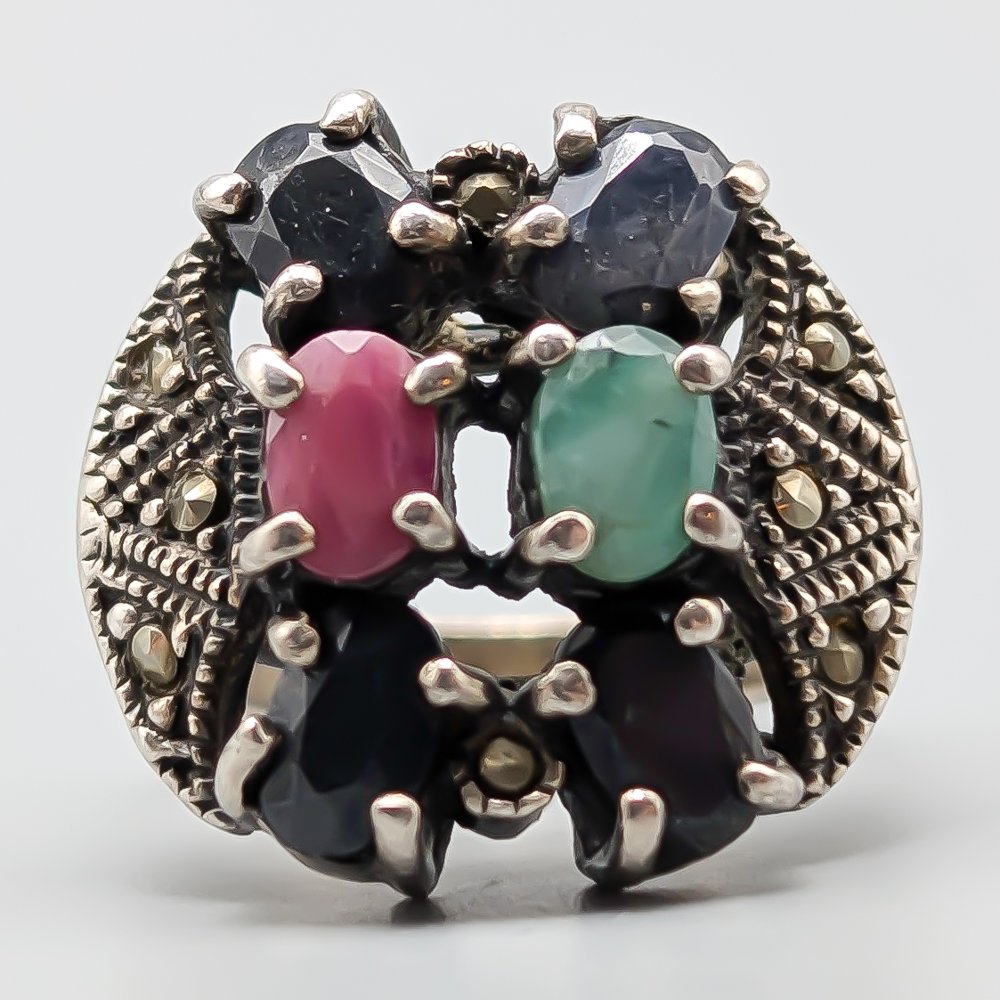 Ring i Silver med Färgade Ädelstenar S925 7.54g 16.75mm