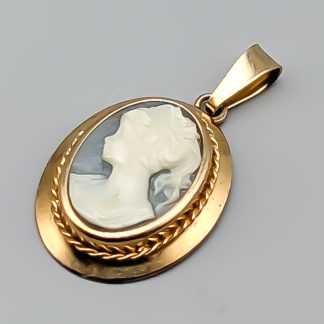 Hänge i Guld med Kamé 18K 1.31g 19mm