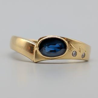Ring i Guld med Safir och Diamanter 18K 5.05g 19mm