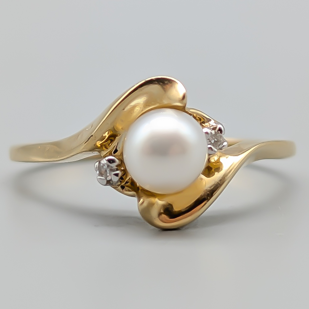 Diamantring i Guld med Odlad Pärla 10K 1.84g 16.25mm