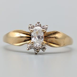 Ring i Guld med Vit Sten 10K 1.69g 17mm