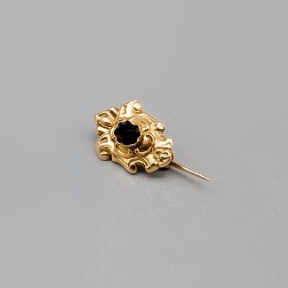 Brosch i Guld med Granat 18K 1.34g 18mm