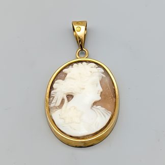 Hänge i Guld med Kamé 18K 3.81g 25mm