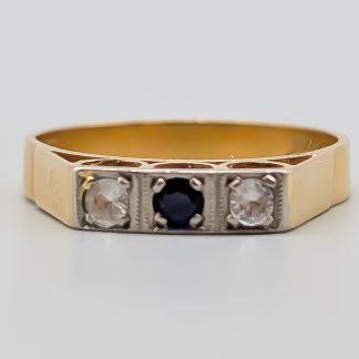 Ring i Guld med Blå och Vita Stenar 18K 3.47g 18.25mm