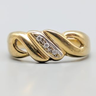Ring i Guld med Vita Stenar 18K 4.85g 18mm