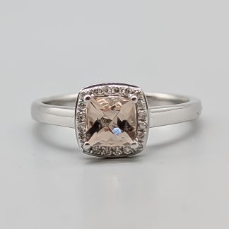 Diamantring i Vitguld med Morganit 18K 2.92g 16mm