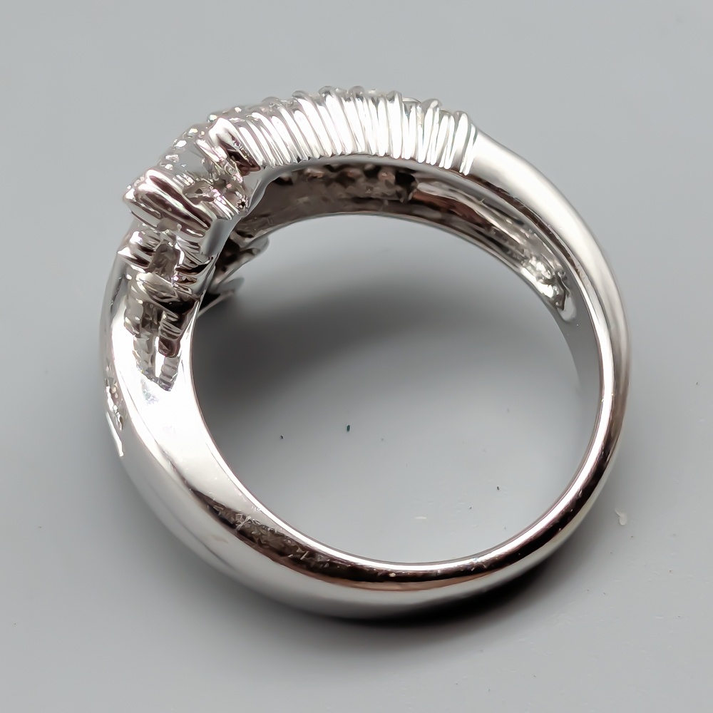 Diamantring i Vitguld-0