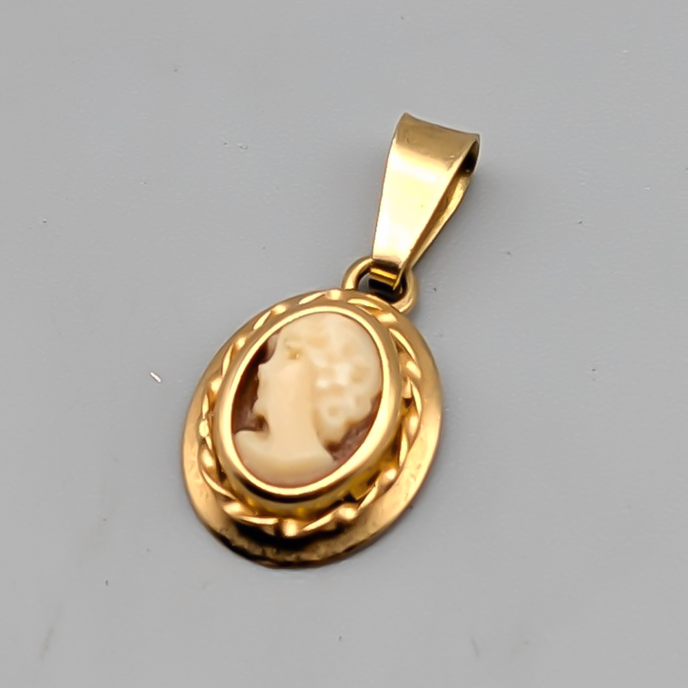 Hänge i Guld med Kamé 18K 0.64g 13mm