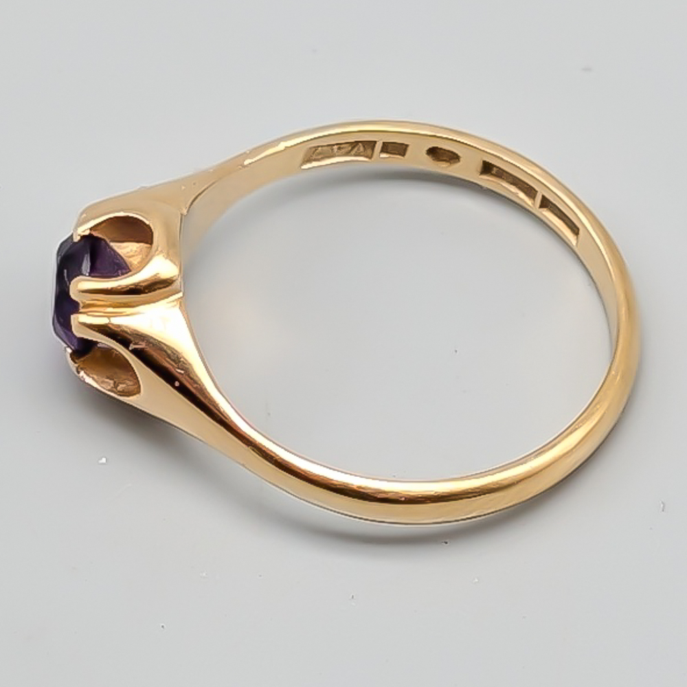 Ring i Guld med Lila Sten 18K 2.8g 16.5mm - Bild 3