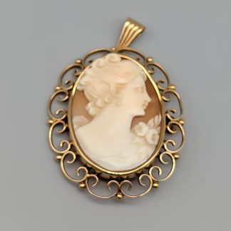Hänge i Guld med Kamé 18K 9.23g 40mm