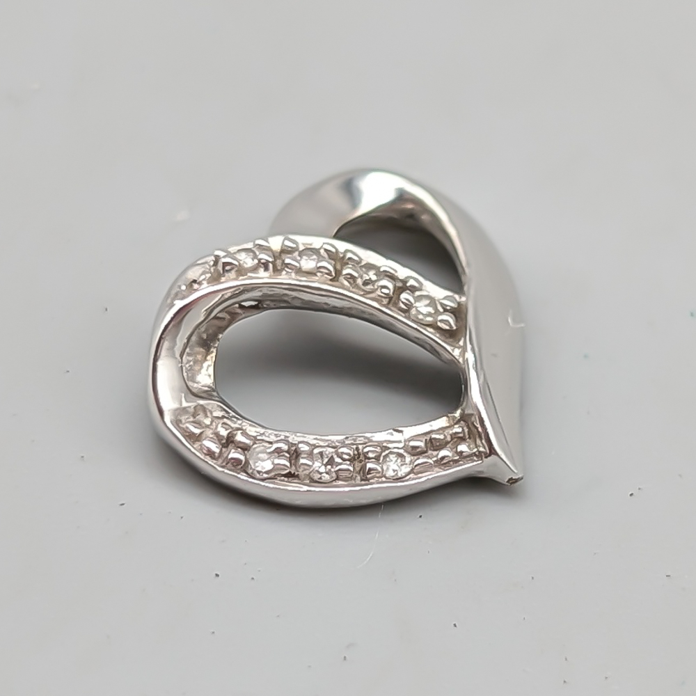Diamanthänge i Vitguld Hjärta 18K 0.76g 10mm - Bild 2