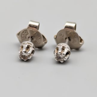 Studs i Vitguld med Diamanter 18K 0.9g 3mm