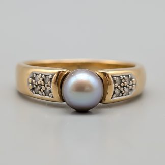 Diamantring i Guld med Odlad Pärla 18K 4.38g 18mm