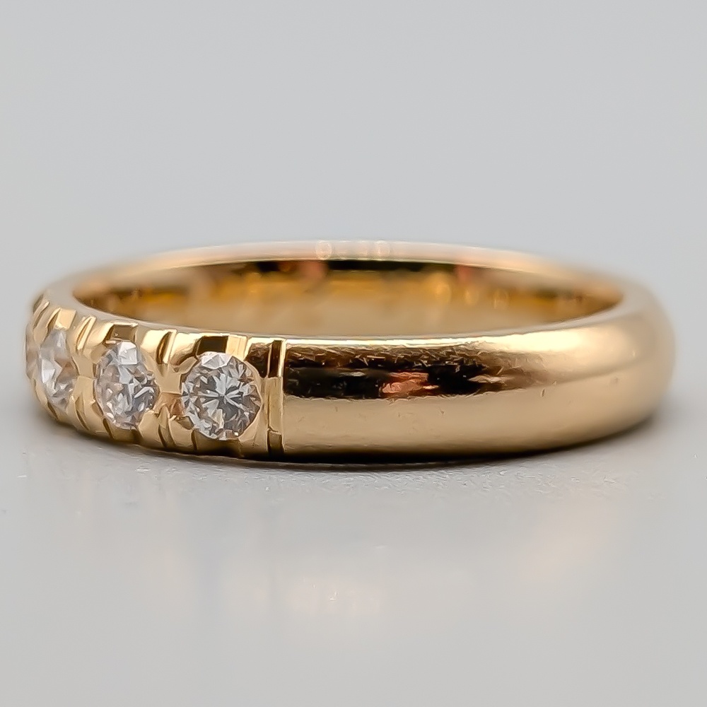 Alliansring i Guld med Diamanter-1