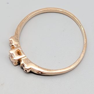 Ring i Guld med Vita Stenar-0