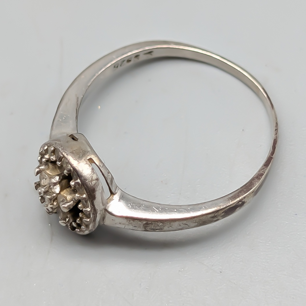 Ring i Silver med Vita Stenar S925 2.24g 17mm - Bild 3