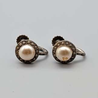 Clips i Silver med Fauxpärlor S830 2.64g 13mm