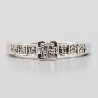 Diamantring i Vitguld-2