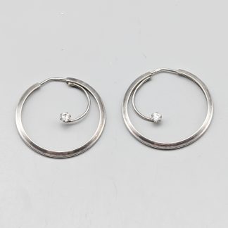 Creoler i Silver med Vita Stenar S925 1.81g 28mm