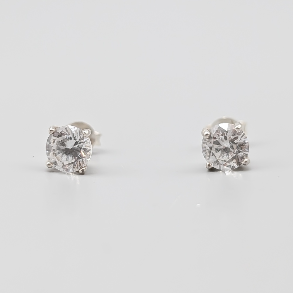 Örhängen i Silver med Vita Stenar S925 1.37g 6mm