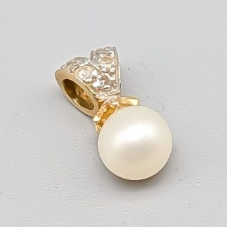 Diamanthänge i Guld med Odlad Pärla 18K 0.76g 11mm