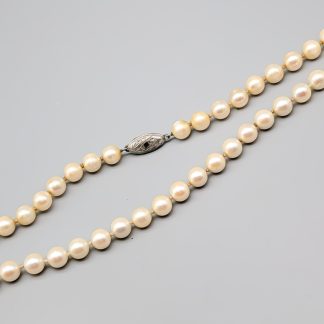 72cm Collier med Silverlås och Fauxpärlor S830 44.91g