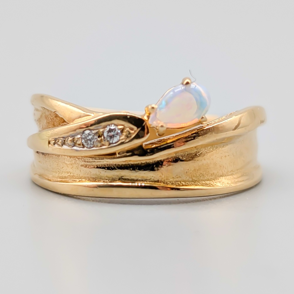 Diamantring i Guld med Opal-0