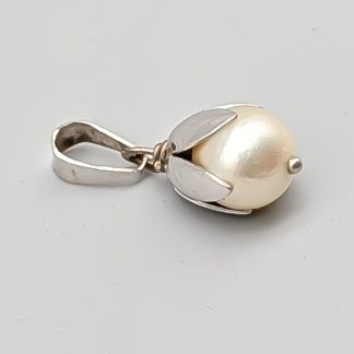 Hänge i Vitguld med Odlad Pärla 18K 0.78g 12mm