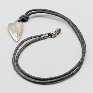 40cm Halsband i Tyg med Hänge i Silver Hjärta med Vit Sten S925 5.21g