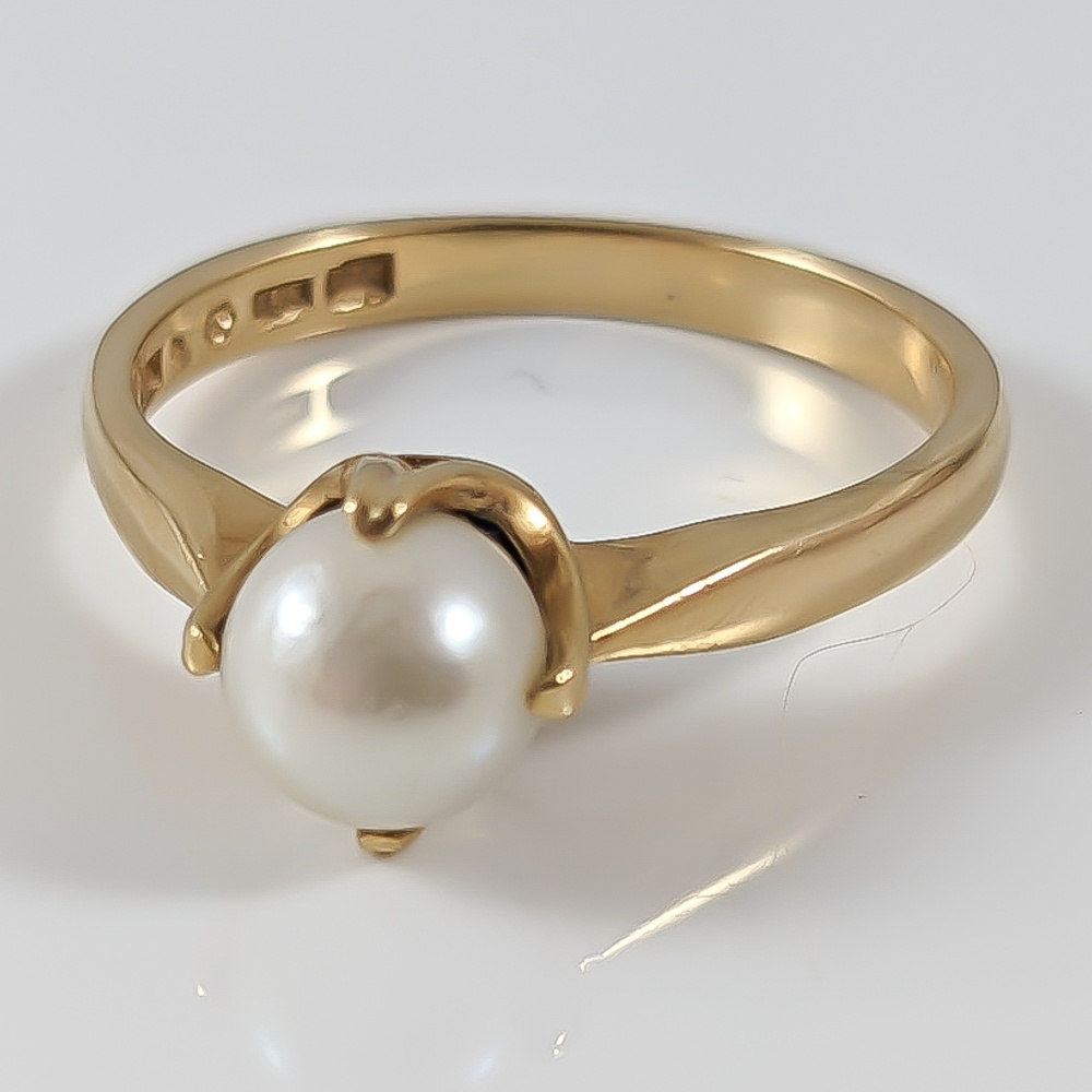 Guldring med pärla 18K 3.8g 18mm
