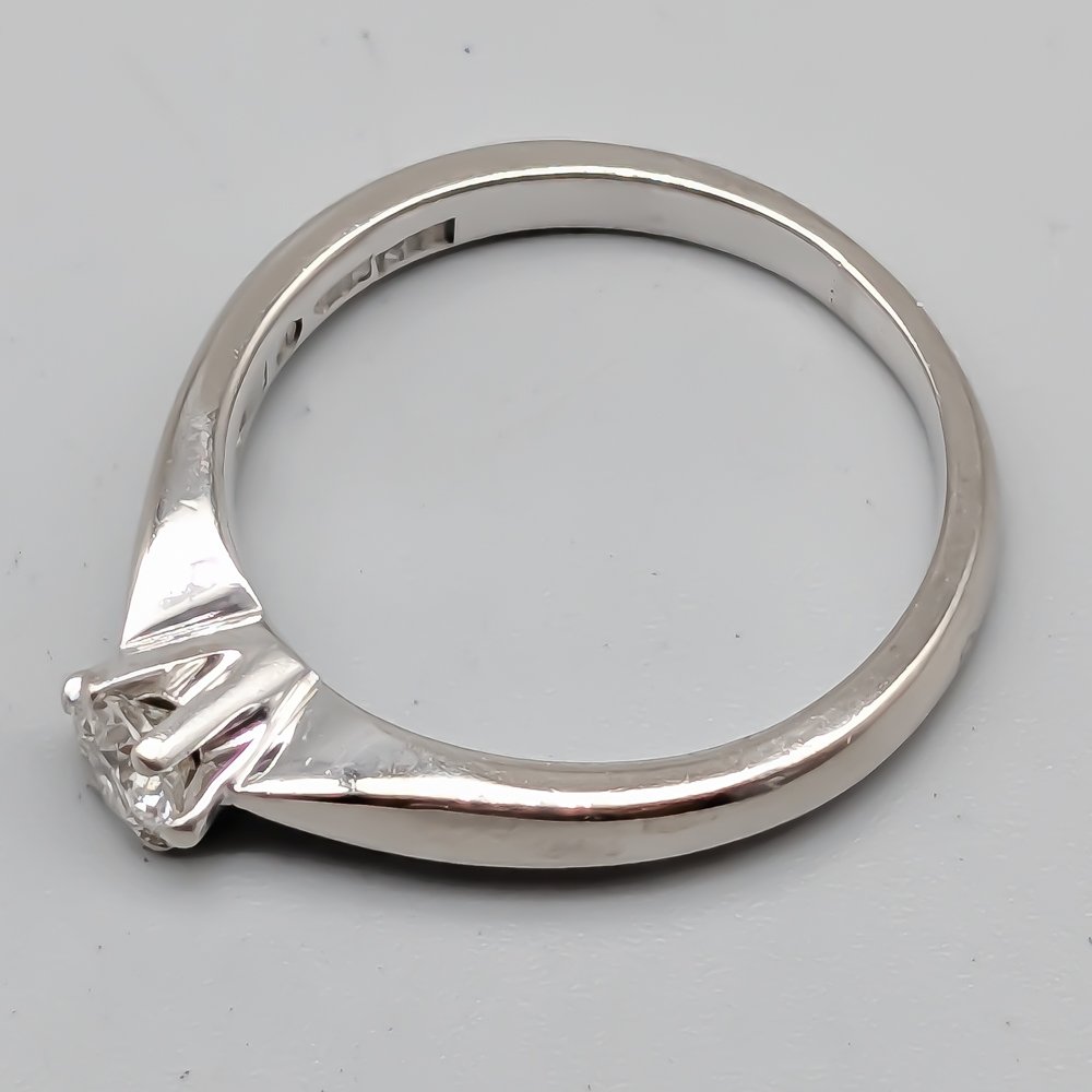 Solitärring i Vitguld med Diamant-0