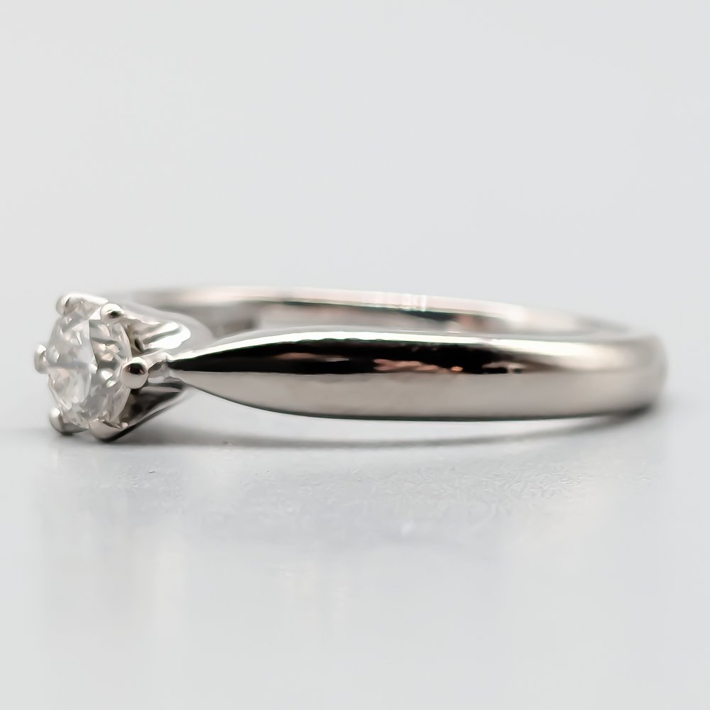 Solitärring i Vitguld med Diamant-1