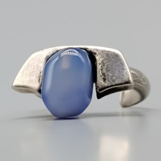 Ring i Silver med Blå Sten S830 3.89g 14.5mm