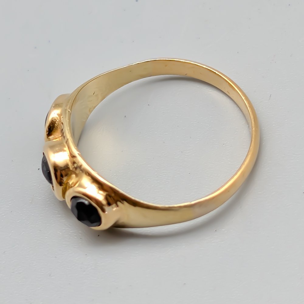 Ring i Guld med Granater-0