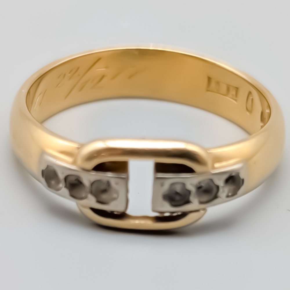 Ring i Guld med Vita Stenar 18K 6.05g 19.25mm