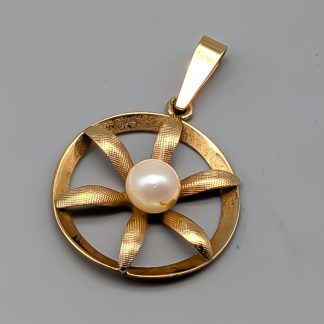 Hänge i Guld med Odlad Pärla 18K 1.72g 23mm