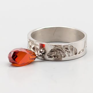 Ring i Silver med Röd Sten S925 5.03g 18.25mm