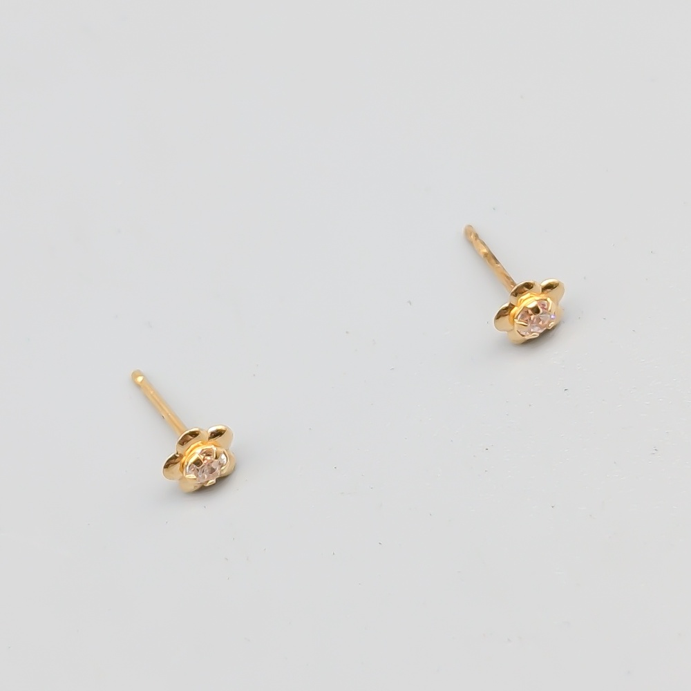 Örhängen i Guld med Vita Stenar 18K 0.28g 4mm - Bild 2