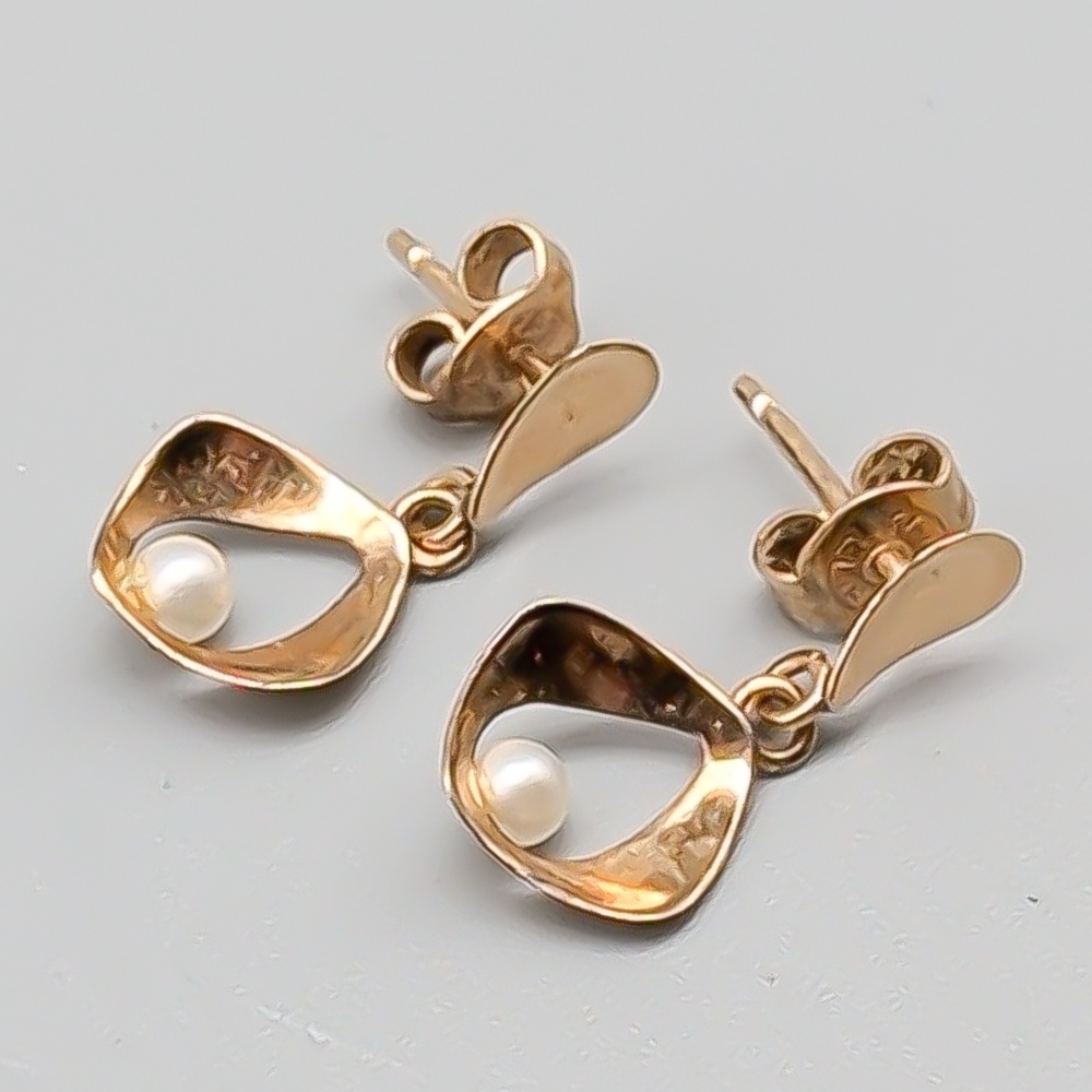 Örhängen i Guld med Odlade Pärlor 18K 1.08g 18mm