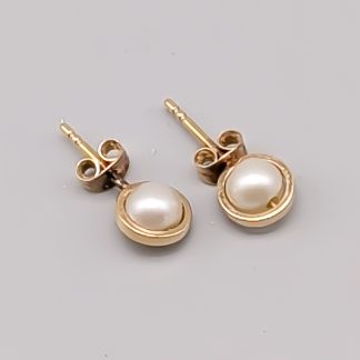 Efva Attling Örhängen i Guld med Odlade Pärlor 18K 1.22g 7mm