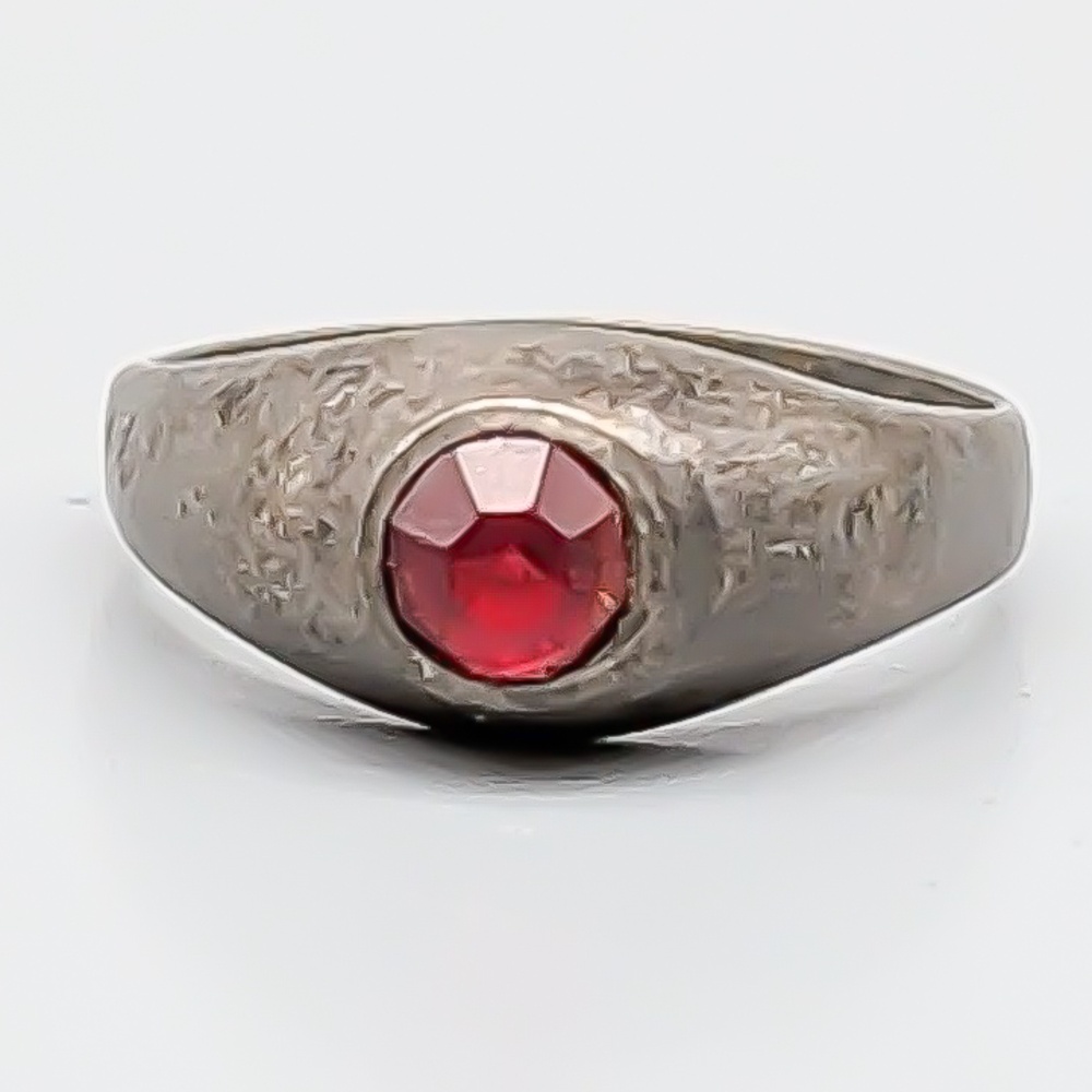 Ring i Silver med Röd Sten S830 1.78g 16mm