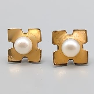Örhängen i Guld med Odlade Pärlor 18K 1.38g 9mm