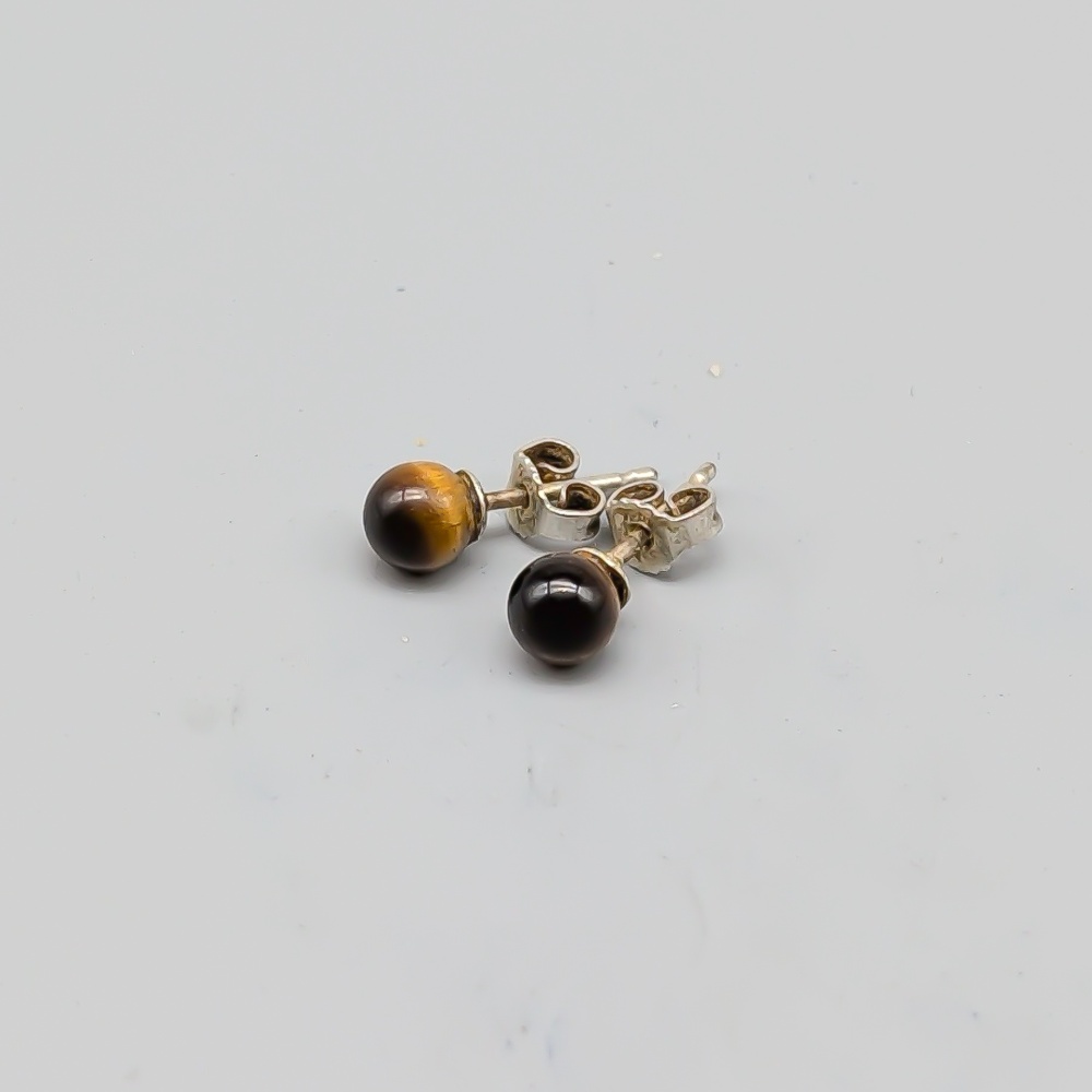 Örhängen i Silver med Tigeröga S830 1.22g 7mm