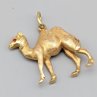 Hänge i Guld Kamel med Rubiner 18K 5.04g 20mm