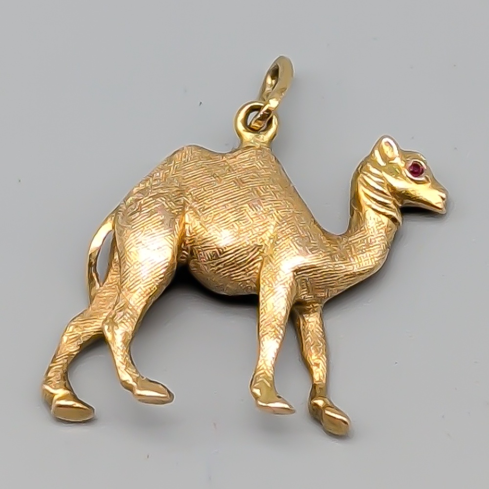 Hänge i Guld Kamel med Rubiner 18K 5.04g 20mm - Bild 2