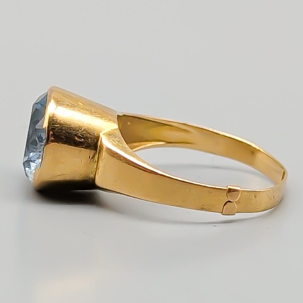 Ring i Guld med Blå Sten 18K 2.78g 16.75mm